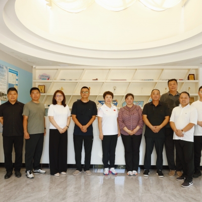 天津市北辰區(qū)西堤頭鎮(zhèn)副鎮(zhèn)長楊蓓一行 蒞臨蘇州智擊體育考察調(diào)研